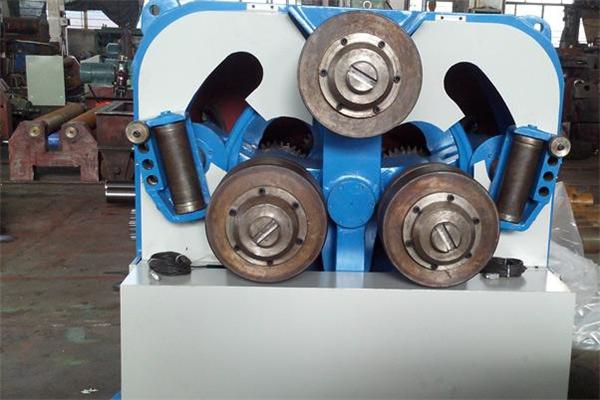 朗日廠家生產(chǎn)的型材彎曲機(jī)，順利出貨了